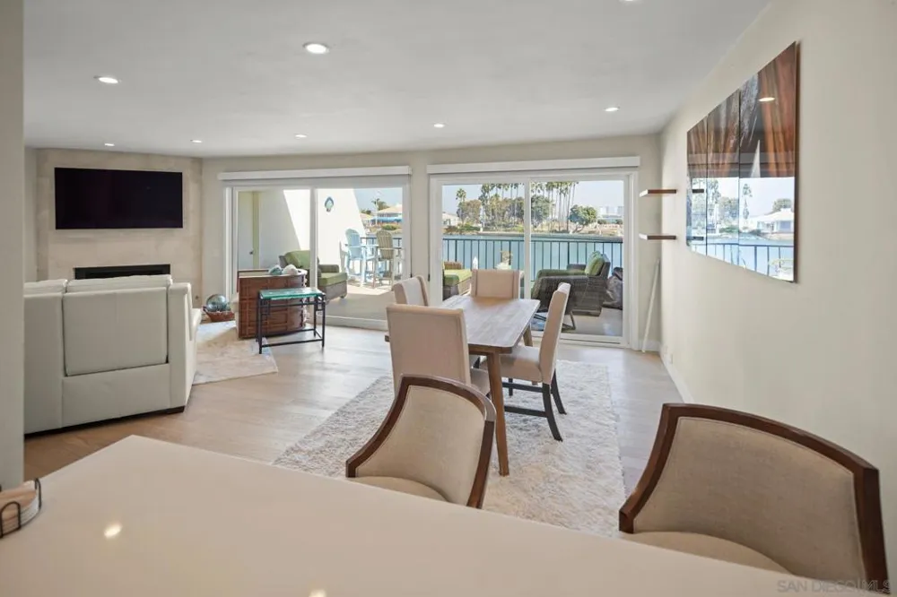 8 Antigua Ct Coronado, CA 92118