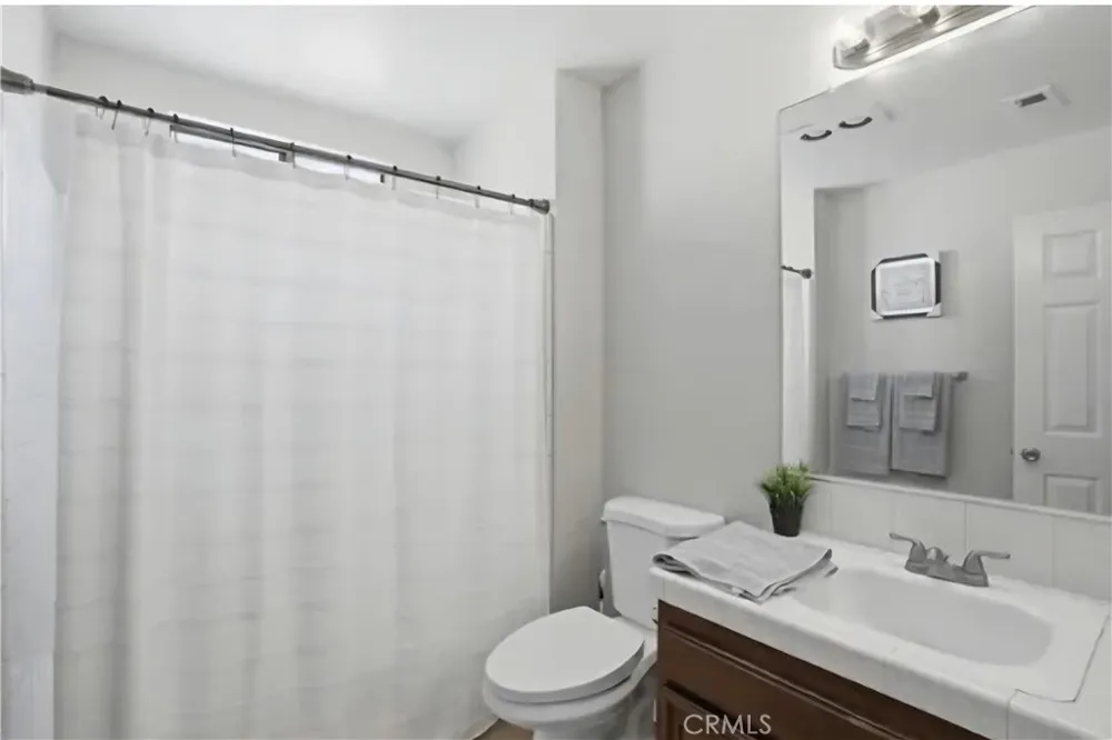 1340 W Avenue J4 Lancaster, CA 93534