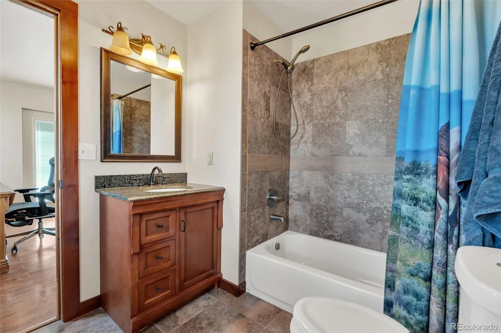 7190 Nautique Circle Larkspur, CO 80118