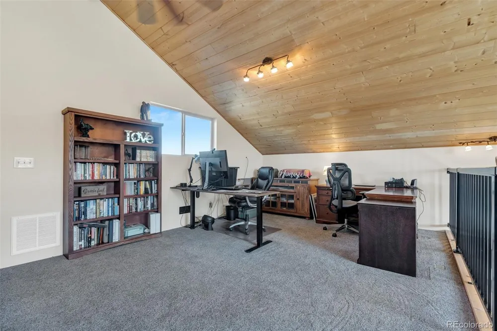 7190 Nautique Circle Larkspur, CO 80118