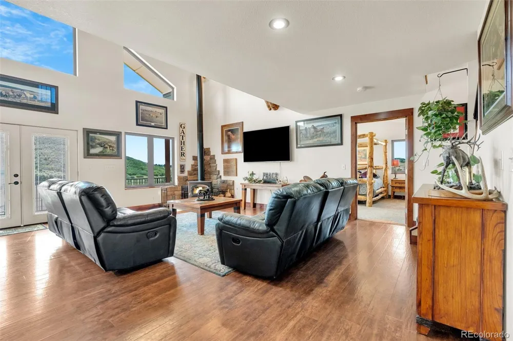 7190 Nautique Circle Larkspur, CO 80118