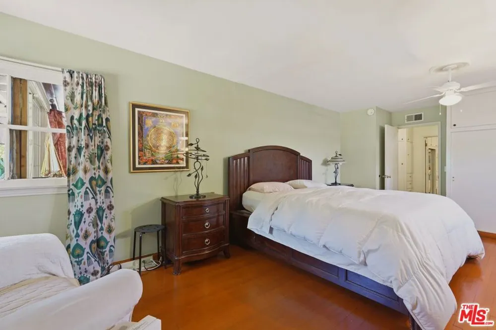15719 Vose Street Los Angeles, CA 91406