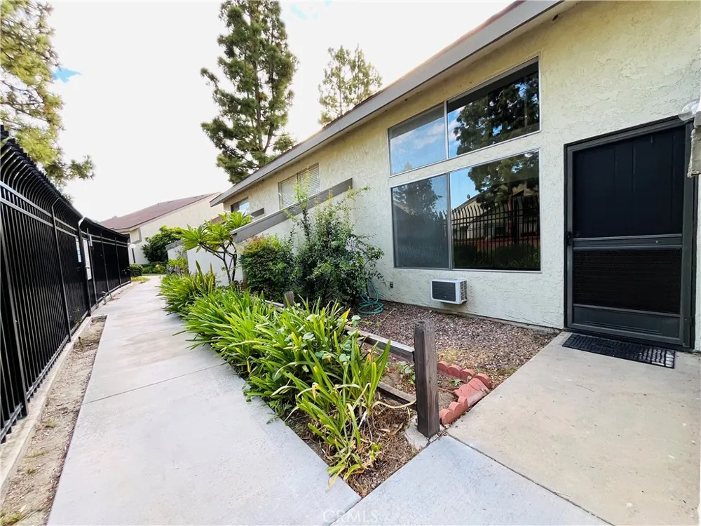 21321 Norwalk Boulevard #147 Hawaiian Gardens, CA 90716