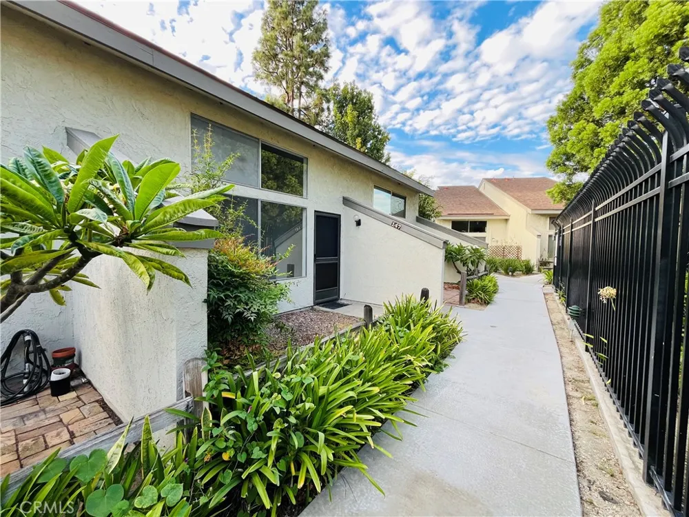 21321 Norwalk Boulevard #147 Hawaiian Gardens, CA 90716