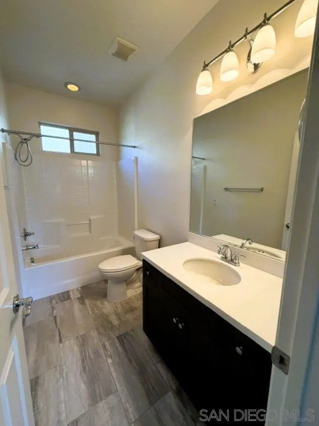 2019 Stargazer Ln Vista, CA 92084