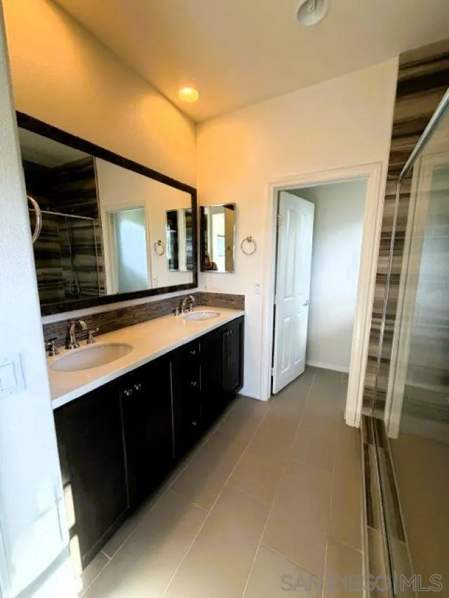 2019 Stargazer Ln Vista, CA 92084