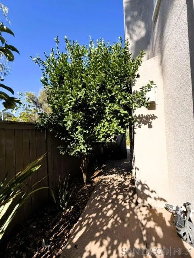 2019 Stargazer Ln Vista, CA 92084
