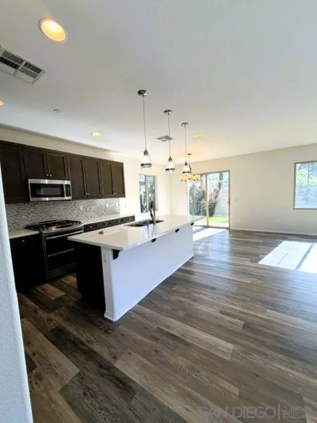 2019 Stargazer Ln Vista, CA 92084