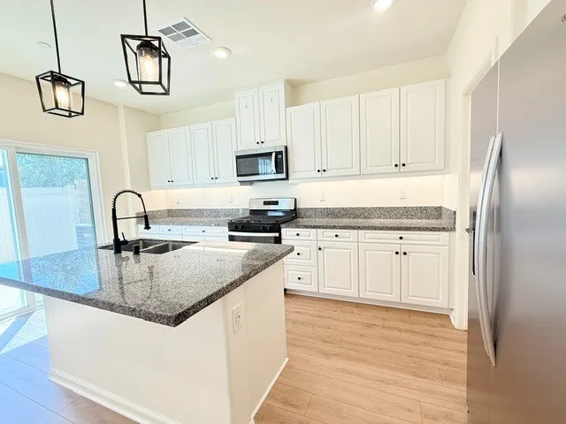 25189 Hunter Avenue Moreno Valley, CA 92551