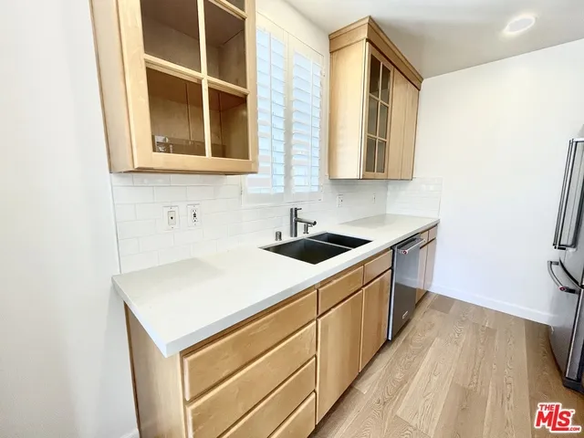 917 2nd Street #305 Santa Monica, CA 90403