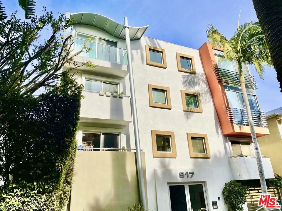 917 2nd Street #305 Santa Monica, CA 90403