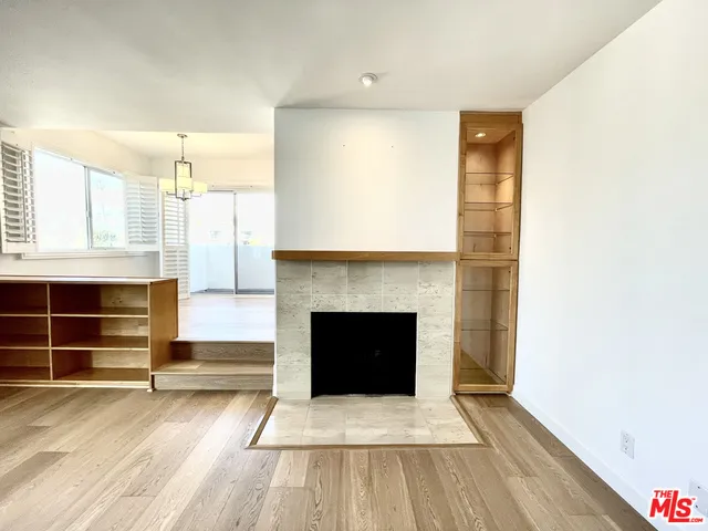 917 2nd Street #305 Santa Monica, CA 90403