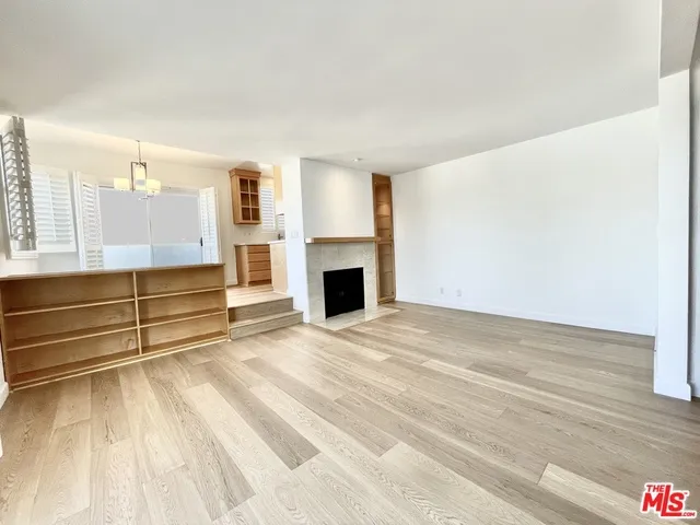 917 2nd Street #305 Santa Monica, CA 90403