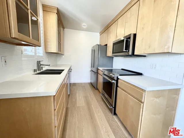 917 2nd Street #305 Santa Monica, CA 90403