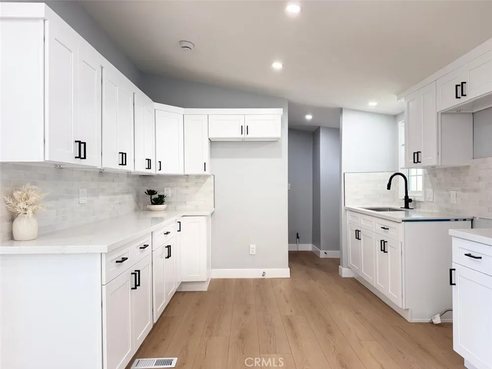301 Duke lane #16 Santa Ana, CA 92704