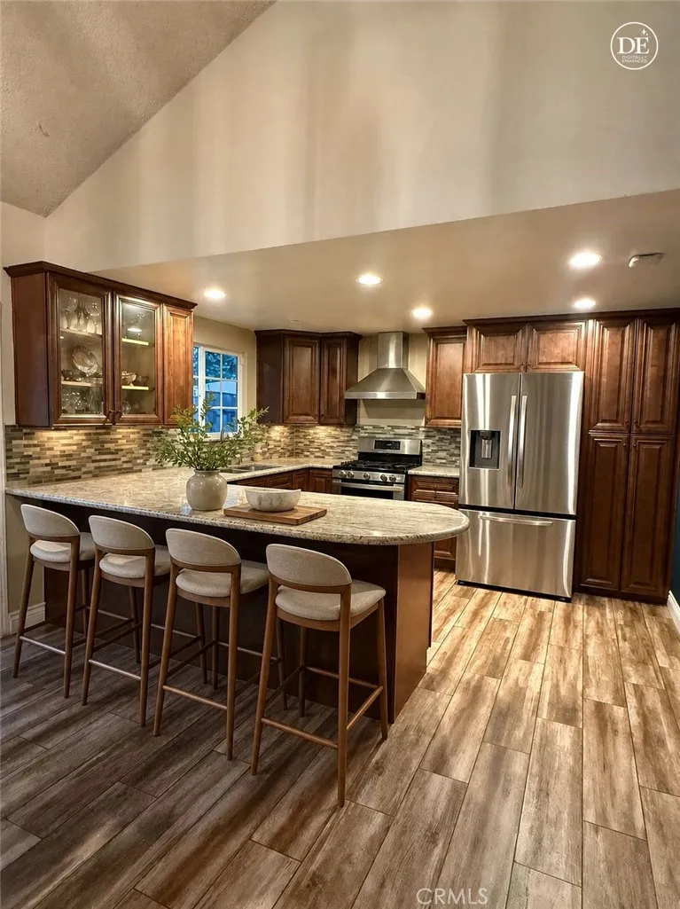 19804 Arminta Street Los Angeles, CA 91306