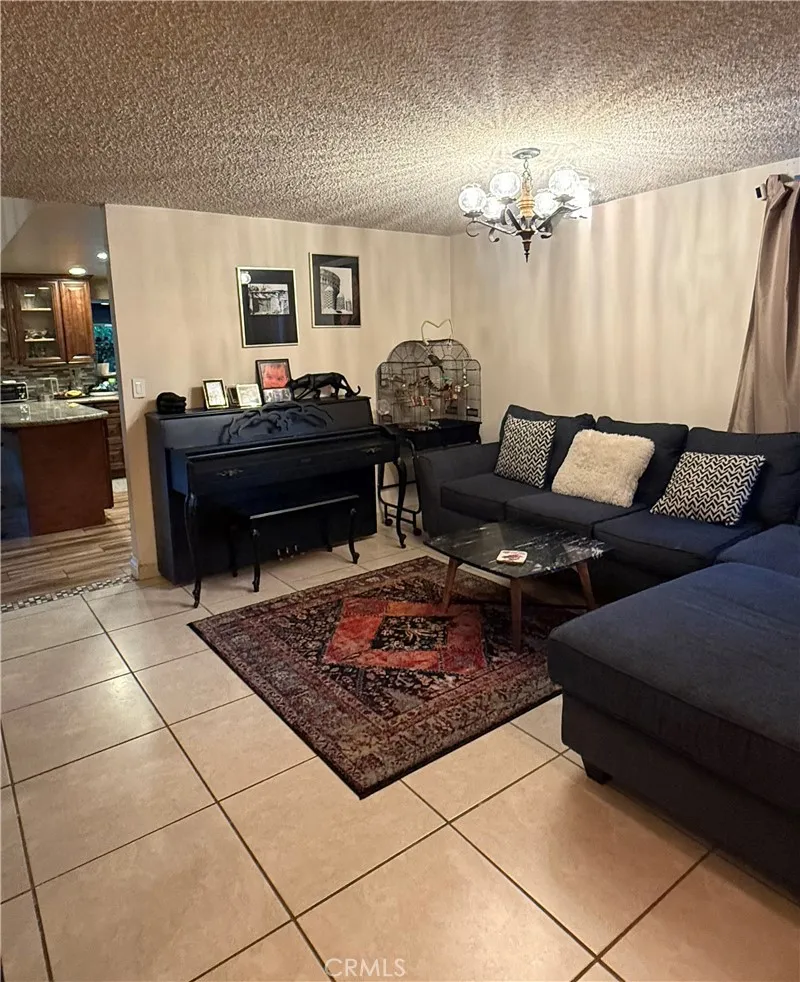 19804 Arminta Street Los Angeles, CA 91306