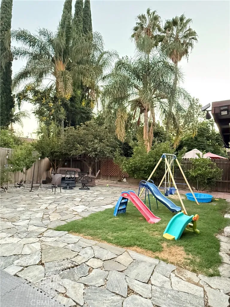 19804 Arminta Street Los Angeles, CA 91306