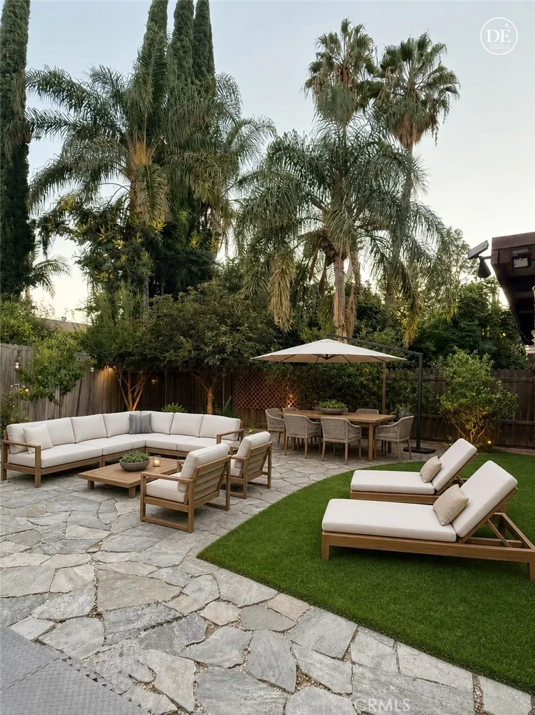 19804 Arminta Street Los Angeles, CA 91306