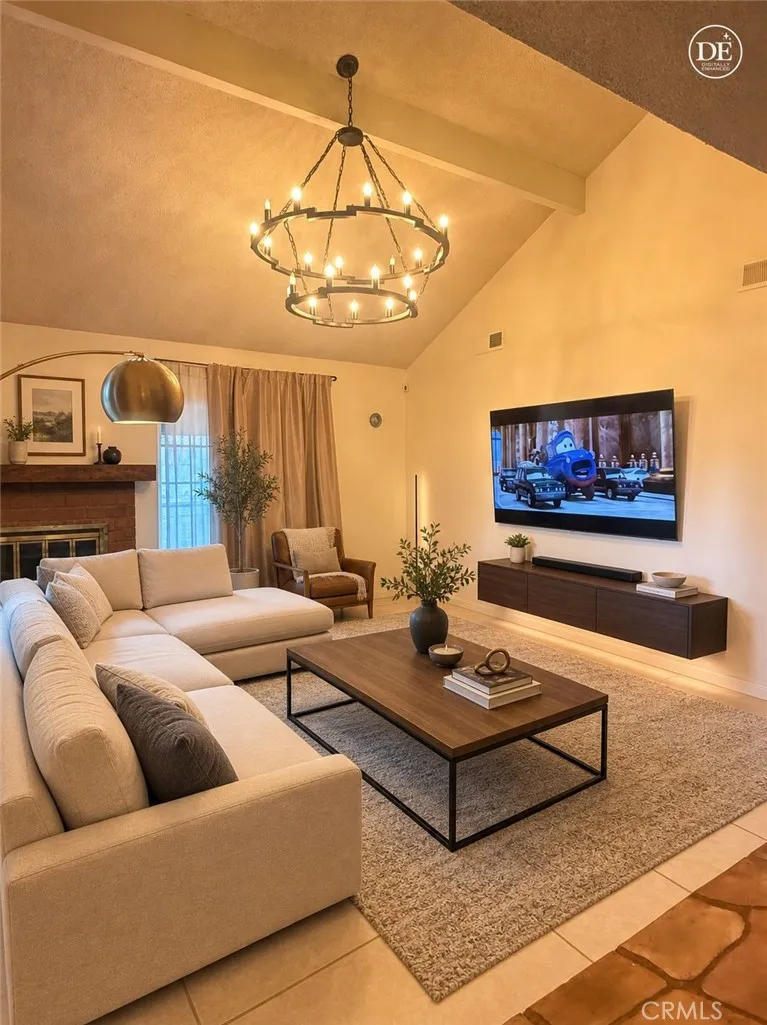 19804 Arminta Street Los Angeles, CA 91306