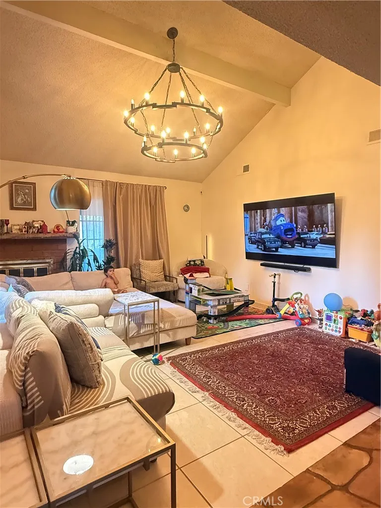 19804 Arminta Street Los Angeles, CA 91306