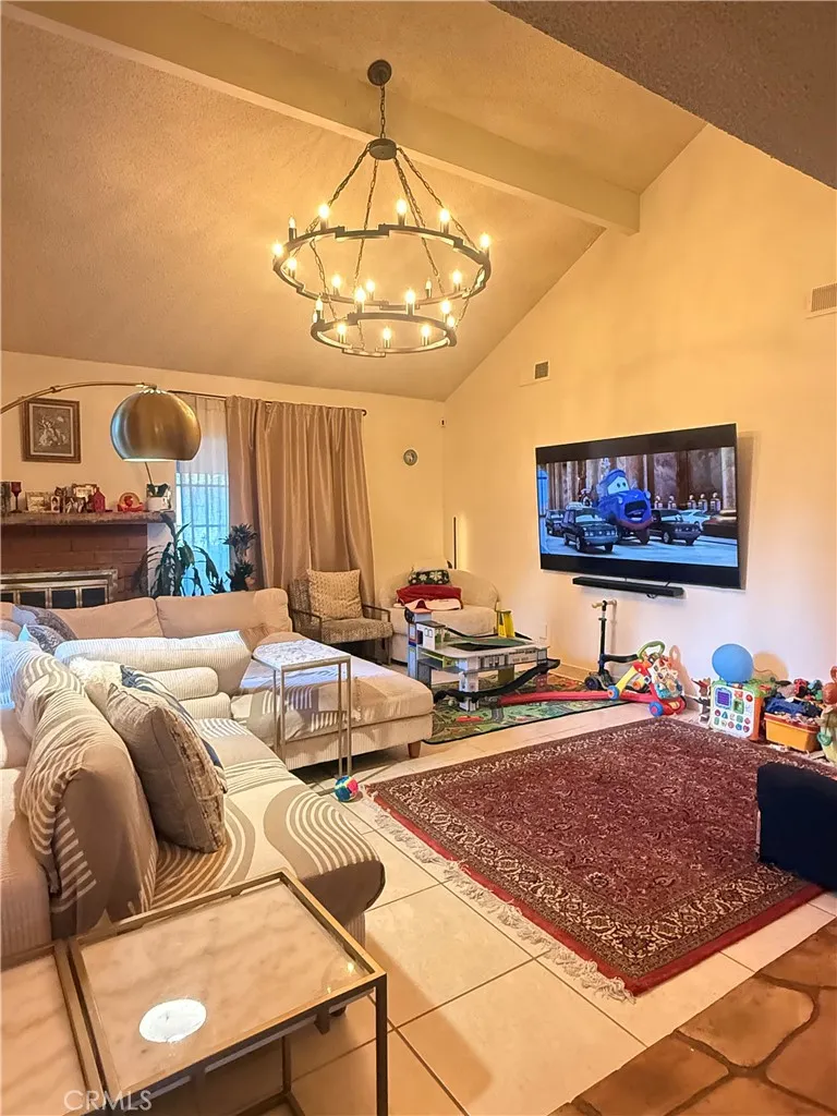 19804 Arminta Street Los Angeles, CA 91306