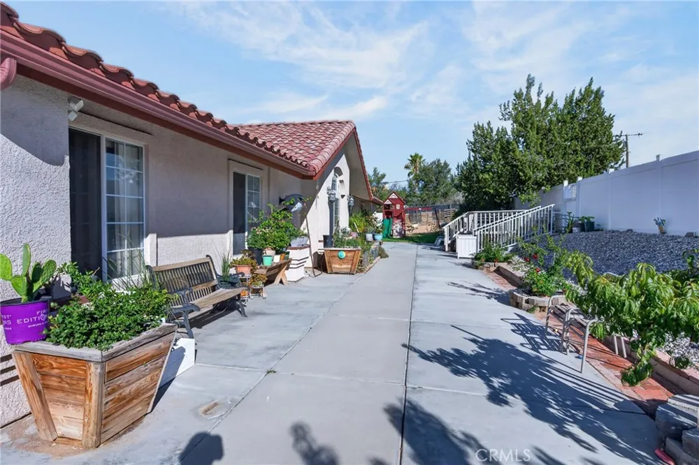 18004 Orange Hesperia, CA 92345
