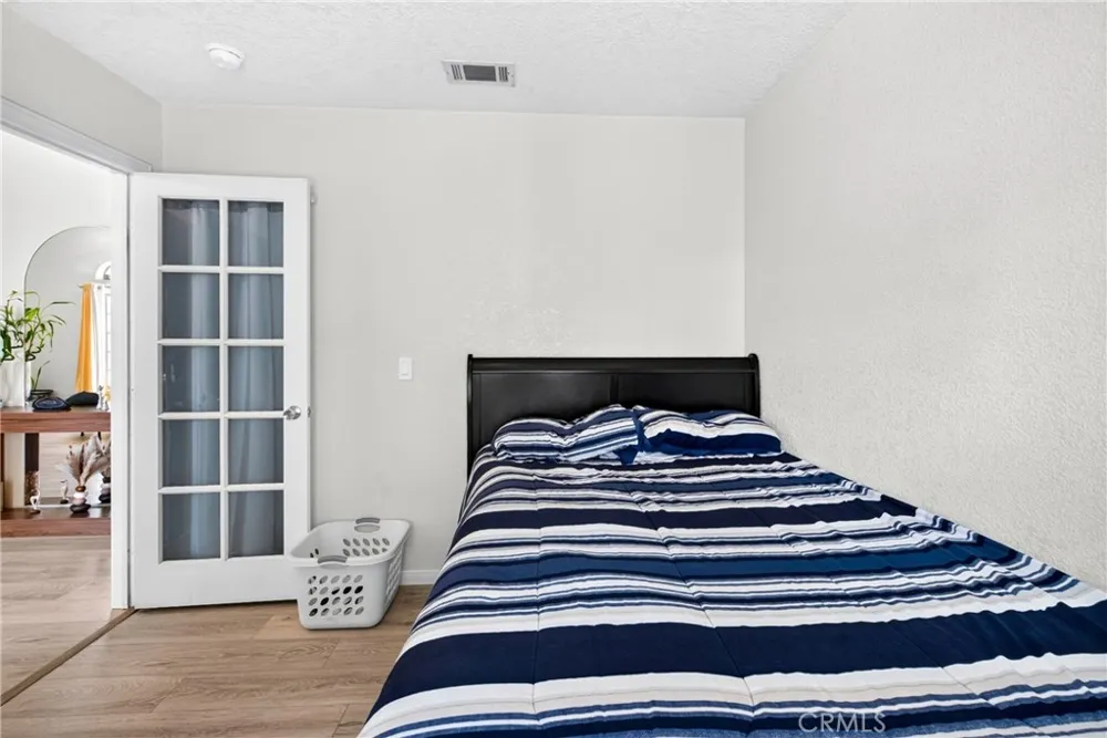 18004 Orange Hesperia, CA 92345