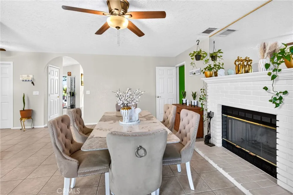 18004 Orange Hesperia, CA 92345
