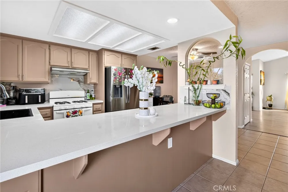 18004 Orange Hesperia, CA 92345