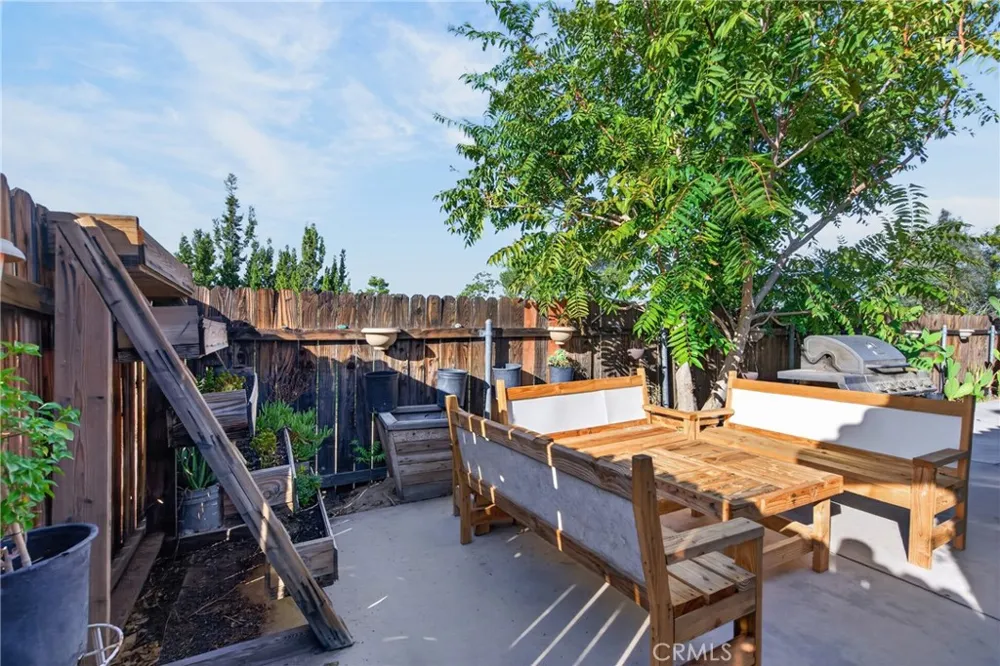 18004 Orange Hesperia, CA 92345