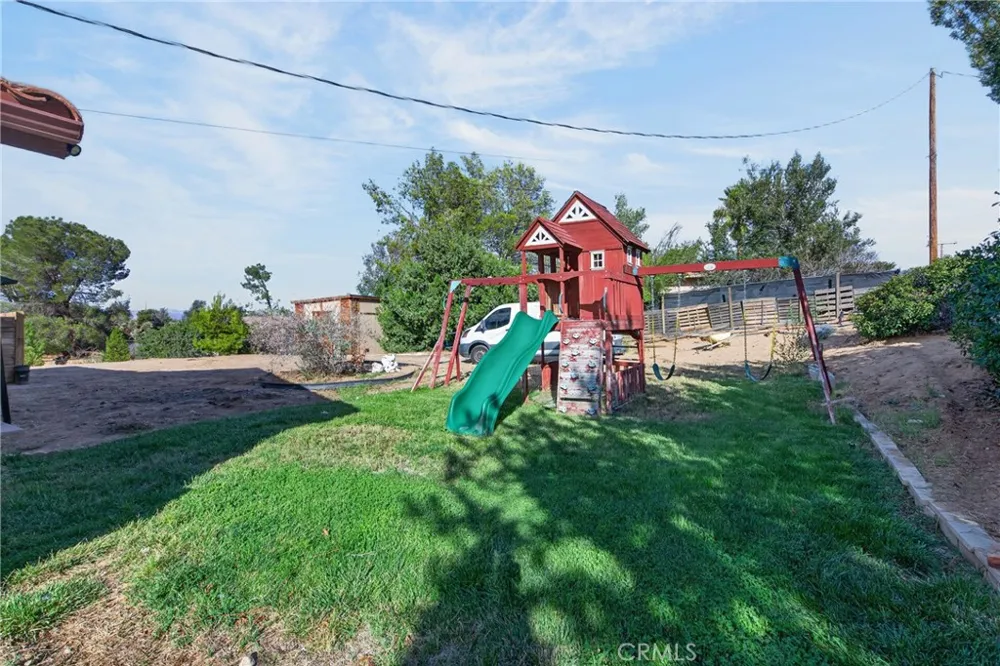 18004 Orange Hesperia, CA 92345
