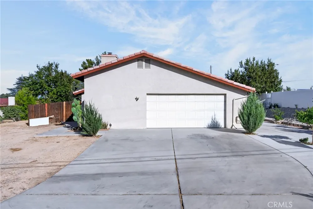 18004 Orange Hesperia, CA 92345