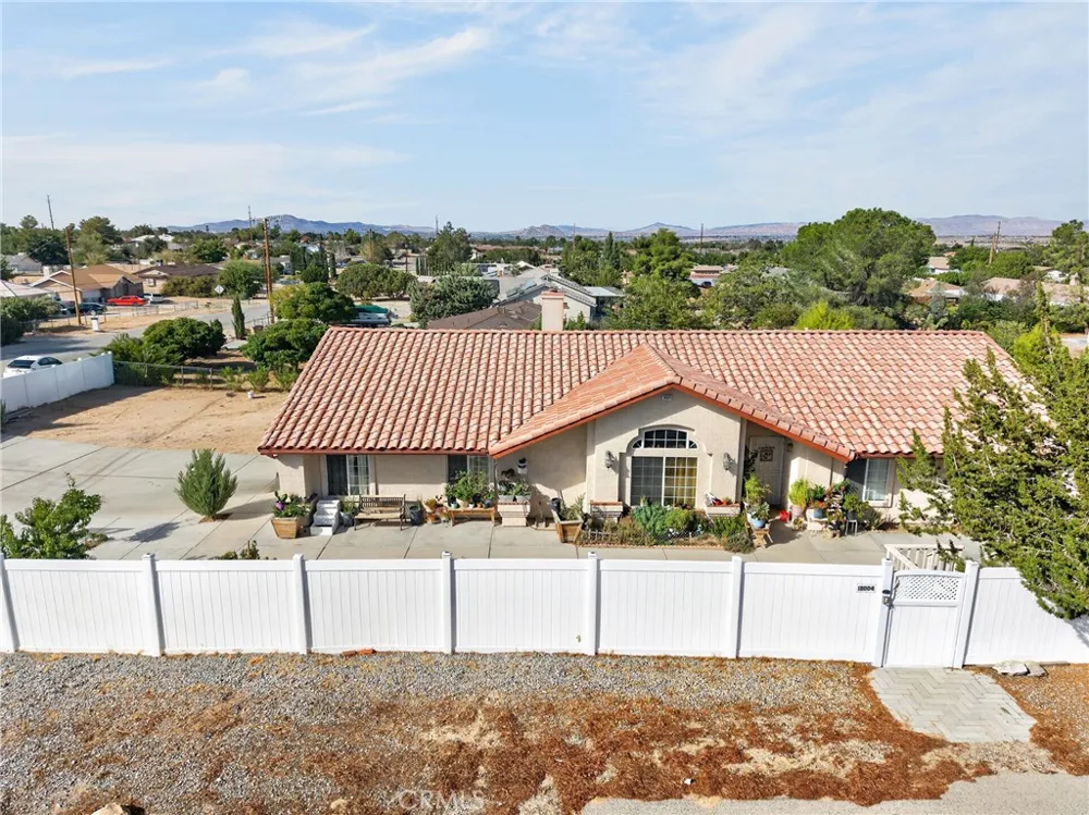 18004 Orange Hesperia, CA 92345