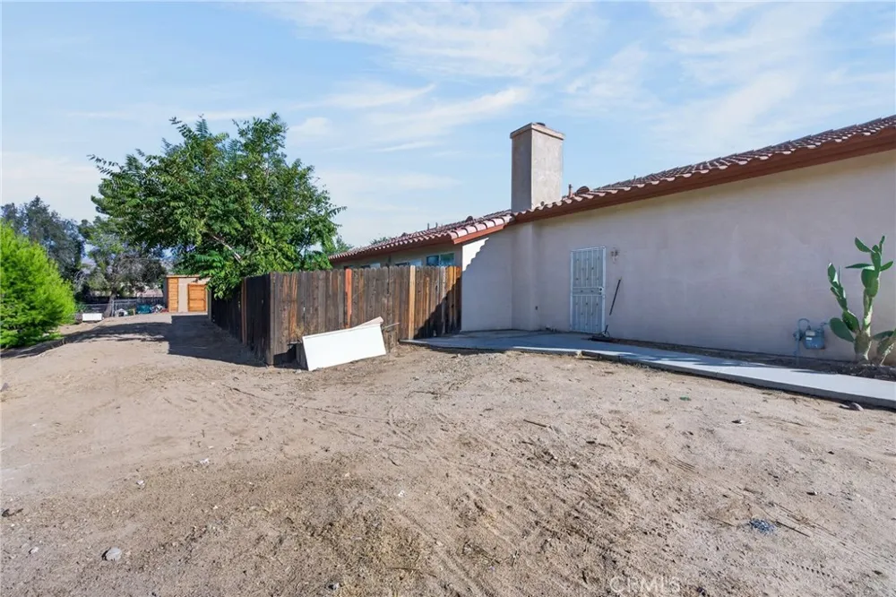 18004 Orange Hesperia, CA 92345