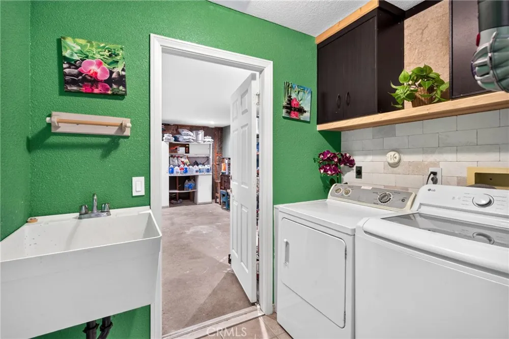 18004 Orange Hesperia, CA 92345