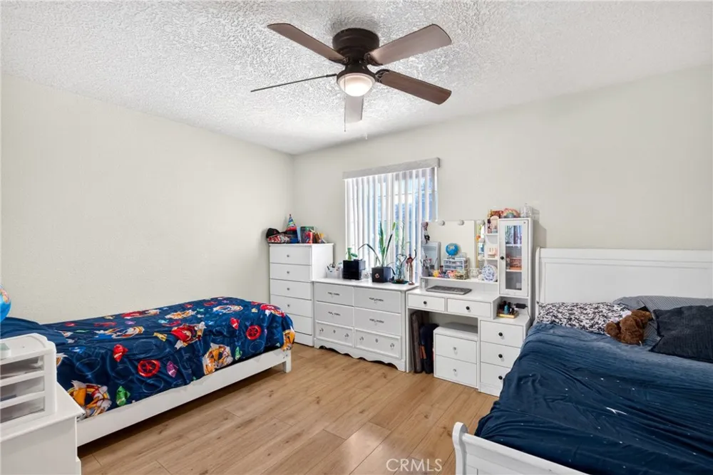 18004 Orange Hesperia, CA 92345