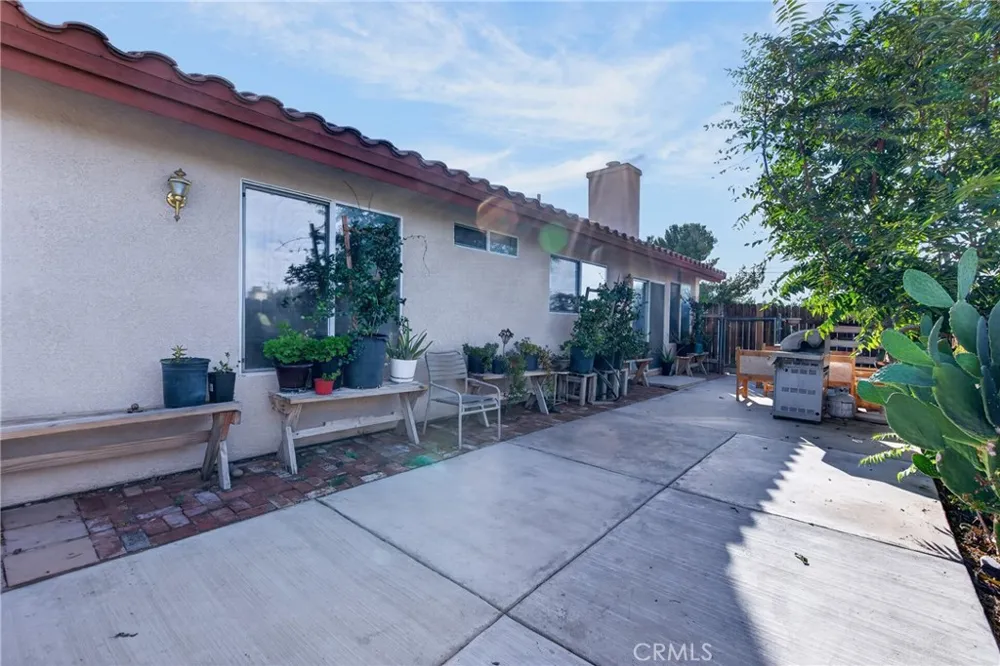 18004 Orange Hesperia, CA 92345