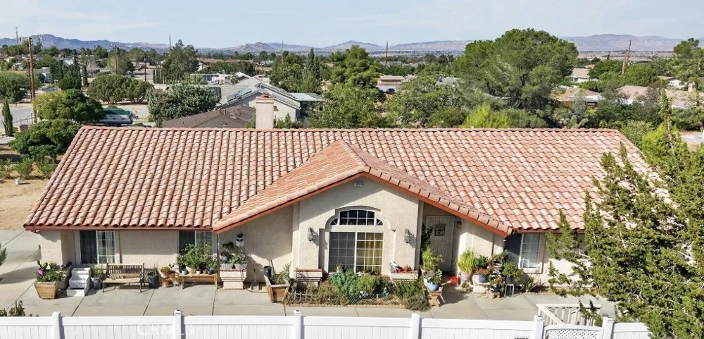 18004 Orange Hesperia, CA 92345