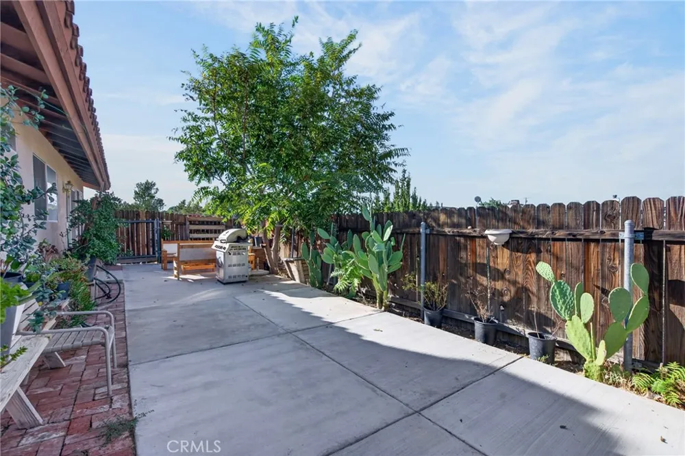 18004 Orange Hesperia, CA 92345