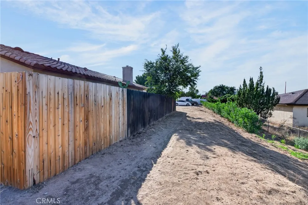 18004 Orange Hesperia, CA 92345