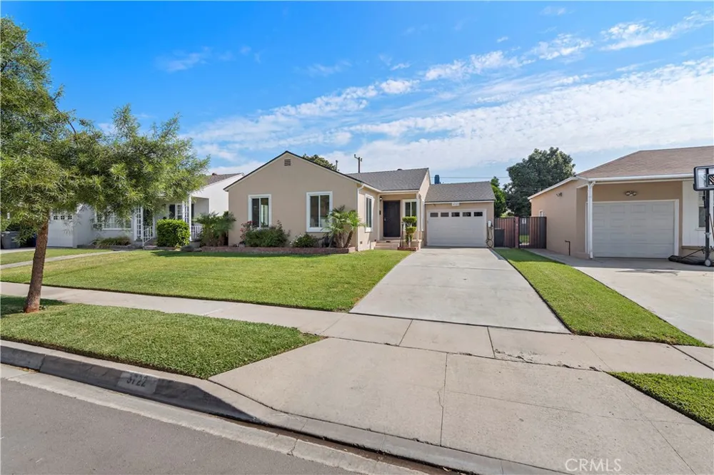 5722 Faculty Avenue Lakewood, CA 90712