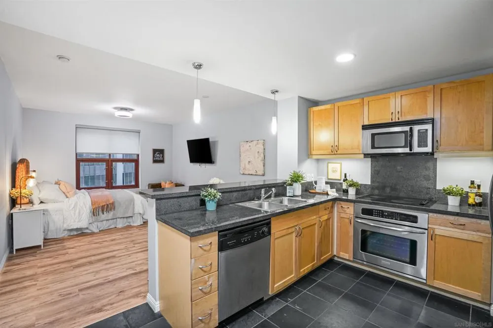 1150 J St #523 San Diego, CA 92101