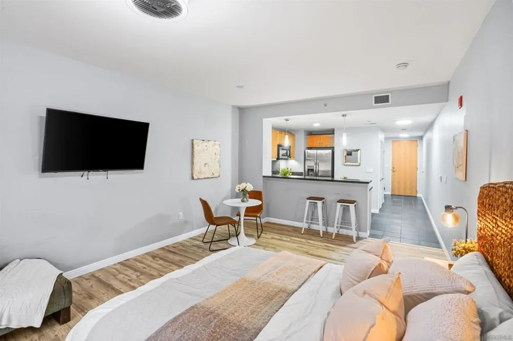 1150 J St #523 San Diego, CA 92101