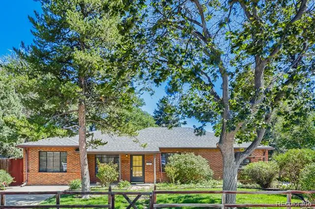 716 Scranton Court Aurora, CO 80011