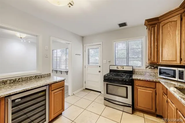716 Scranton Court Aurora, CO 80011