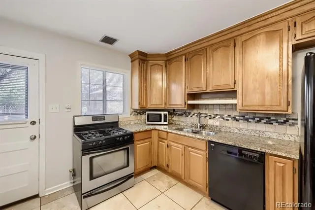 716 Scranton Court Aurora, CO 80011
