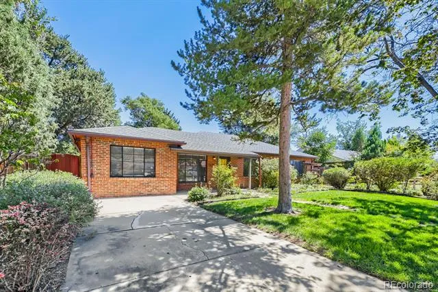 716 Scranton Court Aurora, CO 80011