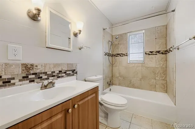 716 Scranton Court Aurora, CO 80011