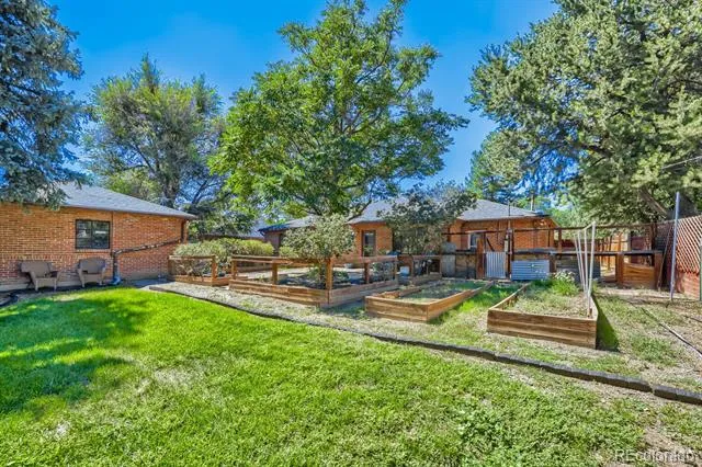 716 Scranton Court Aurora, CO 80011